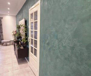 Skal du vælgTapet eller filt? Her er fordelene ved begge | Maler Squade tapet eller filt? Vi gennemgår forskelle, fordele og hvornår du bør vælge det ene frem for det andet.